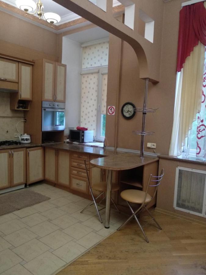 Центр, Євгена Коновальця, 3 Διαμέρισμα Lutsʼk Εξωτερικό φωτογραφία