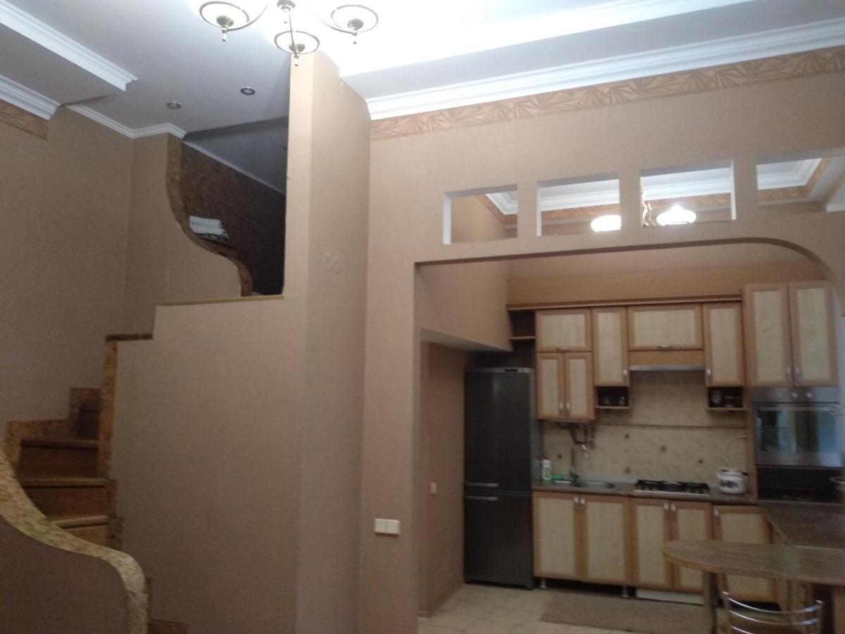 Центр, Євгена Коновальця, 3 Διαμέρισμα Lutsʼk Εξωτερικό φωτογραφία