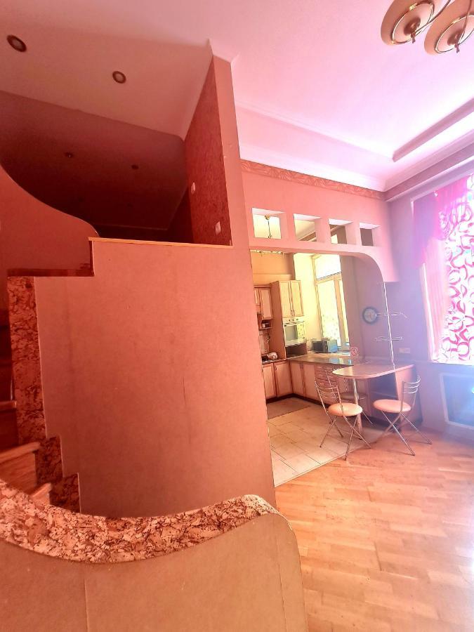 Центр, Євгена Коновальця, 3 Διαμέρισμα Lutsʼk Εξωτερικό φωτογραφία
